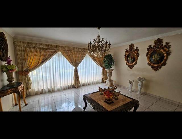5 BEDROOM HOUSE FOR SALE IN THERESA PARK